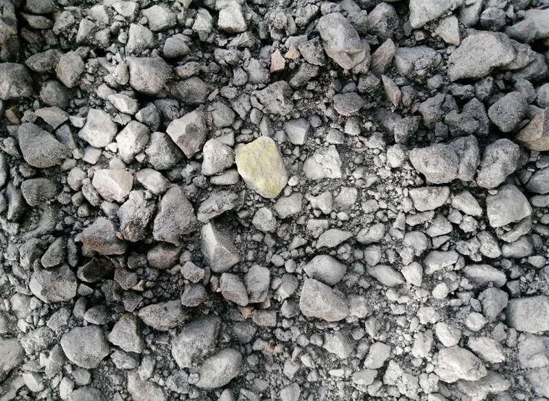 tar-containing asphalt